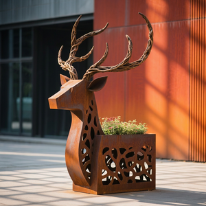 Sculpture de tête de cerf en acier Corten avec jardinière intégrée, statue de cerf creuse en acier patiné pour aménagement paysager - Product Image 1
