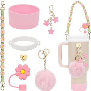 Set de 7 Accesorios para Vaso Térmico con Diseños de Joyería de Eslabón Cubano y Cuerda Colgante de Goma de Silicona - Product Image 3