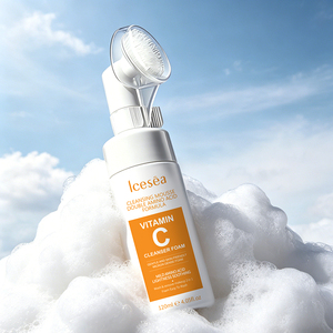 OEM ODM <span class=keywords><strong>Mousse</strong></span> nettoyante à la <span class=keywords><strong>vitamine</strong></span> <span class=keywords><strong>C</strong></span> et aux double acides aminés, <span class=keywords><strong>mousse</strong></span> nettoyante éclaircissante pour les pores profonds avec brosse en silicone 120ml - Product Image 3