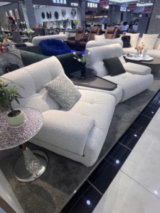 Sofá Esquinero Minimalista de Dos Plazas con Tapicería de Tela y Patas de Madera Personalizables, Diseño Italiano, Decoración Elegante para Sala de Estar u Hotel - Product Image 4