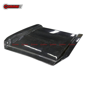 ฝากระโปรงหน้าคาร์บอนไฟเบอร์ทรงท็อปสไตล์สำหรับ Lamborghini URUS ฝาครอบกระโปรงเครื่องยนต์คาร์บอนไฟเบอร์ อะไหล่ตกแต่งรถยนต์ - Product Image 4