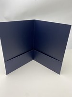 Carpeta de Presentación Personalizada Azul Marino con Logotipo Plateado en Relieve para Propuesta Comercial