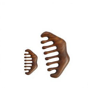 Peine de madera de sándalo personalizado con logo para masaje del cuero cabelludo, cepillo masajeador de dientes anchos para el crecimiento del cabello en casa para hombres y mujeres - Product Image 4