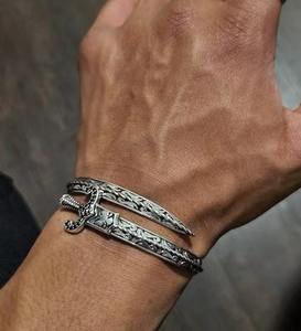 Bracciali da Uomo in Argento 925 a Forma di Spada Regolabili di Alta Gioielleria Personalizzati all'Ingrosso Braccialetti Rigidi Stile Punk con Charm - Product Image 6