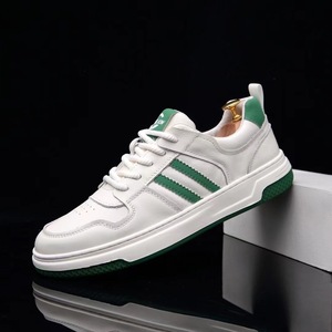 รองเท้าผ้าใบสีขาวสไตล์สปอร์ตแบบสวมใส่สบายสำหรับผู้ชาย หนังแท้ ระบายอากาศได้ดี รุ่นใหม่รับซัมเมอร์ - Product Image 4