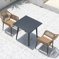 Ensemble de table d'extérieur empilable, mobilier de patio en gros, chaises de jardin, table en aluminium avec 2 chaises de salle à manger en rotin