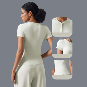 T-shirt a Costine da Donna con Logo Personalizzato, Asciugatura Rapida, Vestibilità Slim, Manica Corta, Dettaglio Bottoni, Top Casual per Uso Quotidiano e Palestra - Product Image 2