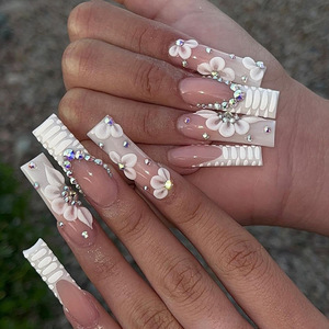 Nouvelle Tendance : Faux Ongles Français en ABS, Longs, Forme Ballerine/Cercueil, Strass de Luxe, à Coller, avec Fleurs - Product Image 1