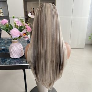 Nouvelle conception de perruques synthétiques à dentelle professionnelle, 22 pouces, dentelle transparente 13x4, vague lisse soyeuse, longue perruque blonde cendrée - Product Image 6