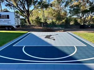 Campo da basket fai-da-te rosso e nero 20x25 per giardino - Assorbimento degli urti, drenaggio dell'acqua e durata superiore a 10 anni - Product Image 4