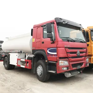SINOTRUK HOWO 4x2 5000 6000 8000 10000 15000 L 20000 Liters Oil Tanker Fuel Tank Trucks for Sale