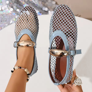 รองเท้าบัลเล่ต์แบบสวมสำหรับผู้หญิง ดีไซน์ตาข่ายรูปปลา ตกแต่งหัวเข็มขัดทันสมัย พื้นรองเท้าด้านในทำจากยางนุ่ม - Product Image 4