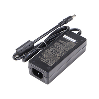GST60A07-P1J d'adaptateur d'alimentation AC DC Meanwell pour appareils de télécommunication avec prise 2.1*5.5*11mm