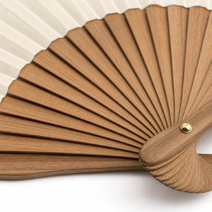 Éventail artisanal en bambou personnalisé, logo imprimé sur tissu, avec boîte, pour mariage, fête, souvenirs promotionnels - Product Image 6