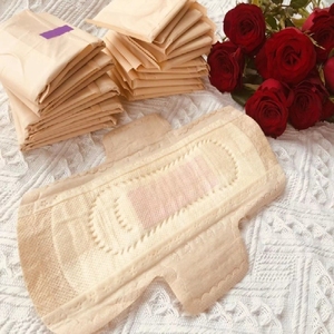 Serviettes hygiéniques en coton biologique naturel pour femmes, vente en gros, serviettes hygiéniques <span class=keywords><strong>post</strong></span>-<span class=keywords><strong>partum</strong></span> OEM pour la nuit - Product Image 6