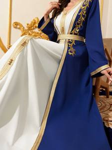 Abito Abaya da Donna Mediorientale Veste Araba di Dubai alla Moda Set di Due Pezzi in Pizzo Ricamato - Product Image 3