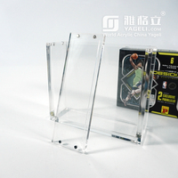 Boîte de collection de cartes sportives en acrylique transparente avec logo personnalisé imprimé en sérigraphie