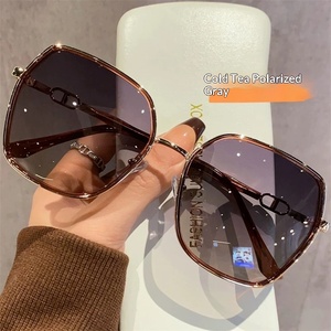 Nouvelle Collection 2026 – Lunettes de <span class=keywords><strong>Soleil</strong></span> Oversize Polarisées pour Femmes aux Visages Carrés, Design Rose Scintillant, Protection UV400, Idéales pour le Sport - Product Image 1