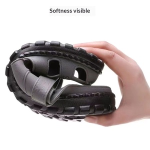 Heren Koreaanse zomermode platform waterdichte antislip PVC binnenzool gatenschoenen Baotou zachte bodem strandslippers voor liefhebbers van de tuin - Product Image 4