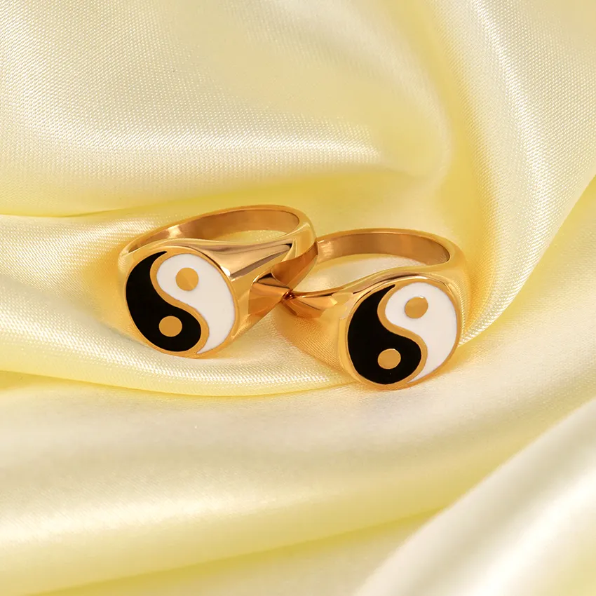 Cincin Perhiasan Pertunangan Enamel Baja Tahan Karat Cincin Yin Yang Hitam Putih Beruntung Cincin Signet Bulat Chunky Emas