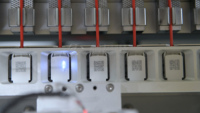 Équipement de codage électronique automatique pour détonateurs, machine de remplissage de codes industrielle pour ligne de production de détonateurs, fourni par l'usine