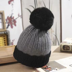 <span class=keywords><strong>Bonnet</strong></span> tricoté rayé pour <span class=keywords><strong>femme</strong></span>, nouveau style, <span class=keywords><strong>avec</strong></span> cache-oreilles épaissis, mignon, chaud et résistant au froid, idéal pour l'automne et l'hiver - Product Image 3