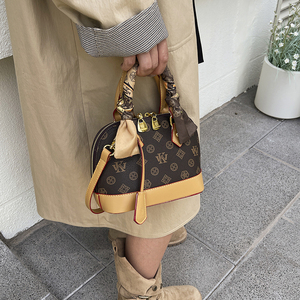 Túi đưa thư bằng da thật cho nữ Túi đeo chéo in họa tiết hình học thời trang thiết kế hình vỏ sò có khóa kéo dễ mang theo - Product Image 3