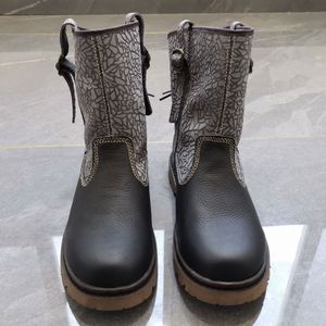 Retro Style Autumn and Winter High Top Thick Soled Leather Boots Outdoor Outdoor Safety Boots Non Slip High Quality <b>Crafted</b> - Product Image 1