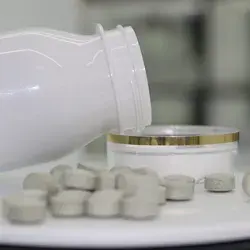 Fornitura di fabbrica di calcio 10000 IU naturale personalizzato OEM ODM vitamina D3 compresse masticabili supporto immunitario cibo adulti neonati - Product Image 2