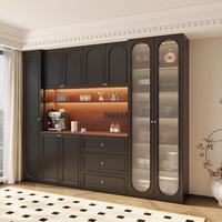 Buffet d'appoint noir de style français avec éclairage LED, armoire de bar à portes vitrées avec tiroirs, console de rangement moderne pour vin pour salle à manger