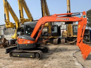 Mini-excavatrice sur chenilles Hitachi ZX55, poids opérationnel de 5 tonnes, avec godet de terrassement, moteur japonais - Product Image 2