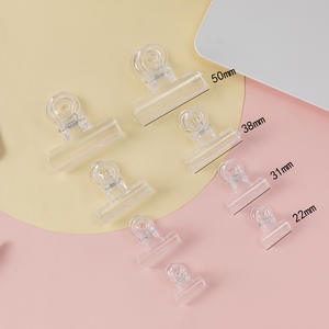 Clip de bureau en acrylique à longue queue, design élégant, style 'Student Ins', motif 'Girl Heart', pour le rangement de documents et de reçus - Product Image 3