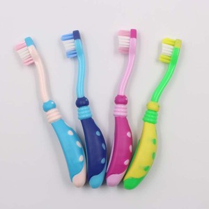 Cepillo de dientes infantil colorido con cerdas suaves y cabezal pequeño, cepillo de dientes manual para niños - Product Image 3