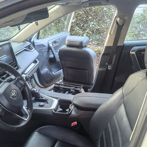 Asiento Giratorio Eléctrico Elevador y Ajustable para Coche, Facilita el Acceso al Vehículo para Ocupantes de Silla de Ruedas, Capacidad de 150 kg - Product Image 5