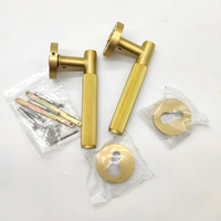 Manillas de latón europeas fijas tipo tirador, doradas, para puertas interiores de dormitorio, herrajes de entrada, manillas de latón para puertas antiguas