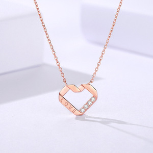 Collier pendentif cœur en or rose avec strass en cristal sertis en canal, gravure « Love », chaîne maille forçat, romantique, pour usage quotidien, unisexe - Product Image 4