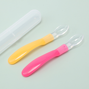 Alta calidad BPA libre de punta suave flexible reutilizable cuchara infantil para la alimentación - Product Image 1