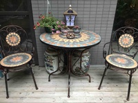 Mobilier de loisirs moderne européen en métal pour l'extérieur Table en fer Chaise Combinaison pour balcon, jardin, terrasse Commerce électronique transfrontalier