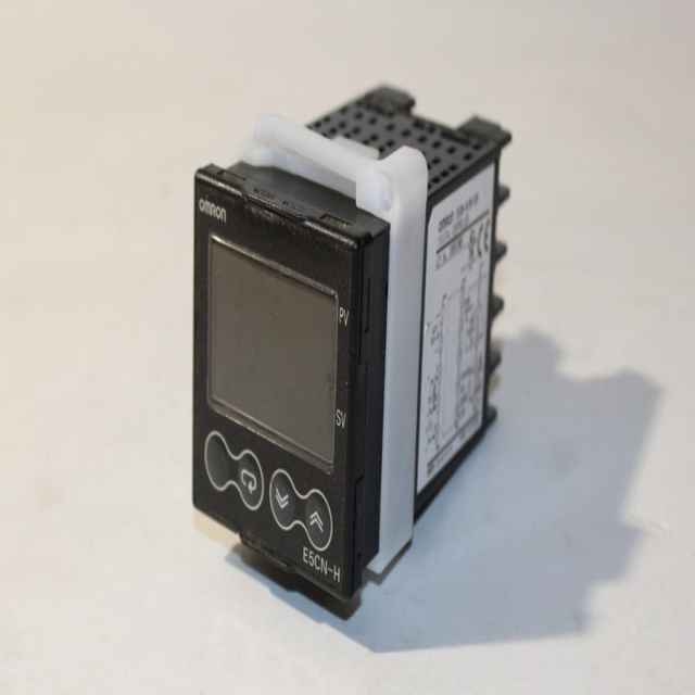 Digital Temperature Controller for PLC E5CNHV2M500