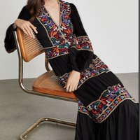 Robe brodée à la mode élégante robe longue à manches longues et col en V avec des motifs floraux colorés robes décontractées
