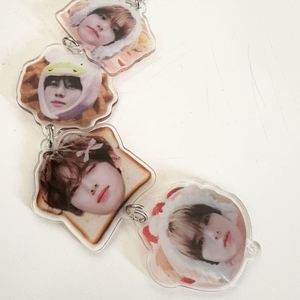 พวงกุญแจอะคริลิกใสแบบกำหนดเองได้ น่ารัก - Product Image 1