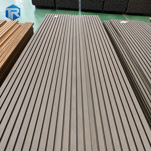 Revêtement mural ignifuge en co-extrusion, bardage extérieur en composite bois-plastique, panneau mural rainuré en WPC - Product Image 1
