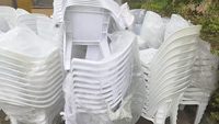 Chaises blanches modernes empilables et robustes pour salle à manger, hôtel, événements en plein air
