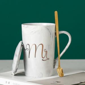 Juego de Tazas de Café de Porcelana QX 4 en 1 con Tapa, Cuchara y Caja de Regalo, Aptas para Microondas y Lavavajillas, Diseño Contemporáneo para Regalos - Product Image 6
