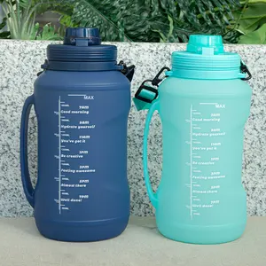 थोक BPA मुक्त खाद्य ग्रेड उच्च बनाने की क्रिया पानी की बोतलें कारतूस प्रेरक गैलन पानी की बोतल के साथ संभाल