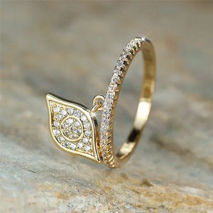 Bague à breloque géométrique Mystic Eye pour femme, bijou de doigt tendance et unique, signé par un créateur - Product Image 5