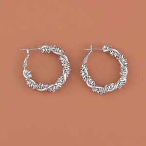 Boucles d'oreilles pendantes en dentelle torsadée entrelacée pour femmes européennes et américaines Evergreat, polyvalentes, tendance, argentées, anniversaire, papillon - Product Image 5