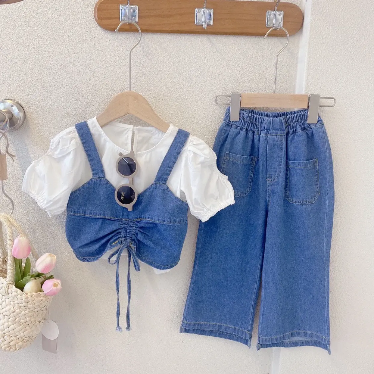 Ropa de estilo coreano para niños, traje de 3 piezas, camisa, chaleco y pantalones vaqueros, conjunto de ropa dulce para niña