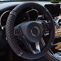 Prix de gros Couvre-volant universel 38cm en cuir tridimensionnel coloré incrusté de diamants