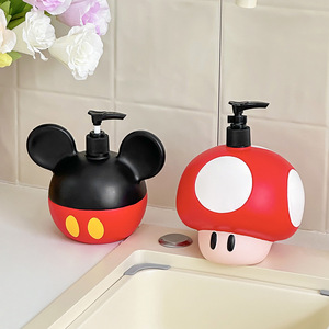 Bouteille à presser en forme <span class=keywords><strong>de</strong></span> champignon Mario <span class=keywords><strong>de</strong></span> <span class=keywords><strong>dessin</strong></span> <span class=keywords><strong>animé</strong></span>, avec un design ressemblant à la figurine <span class=keywords><strong>de</strong></span> <span class=keywords><strong>Mickey</strong></span>, pour désinfectant pour les mains et gel douche - Product Image 1